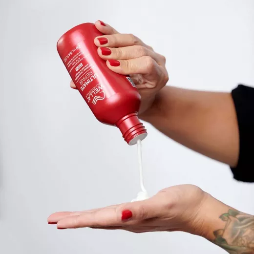 Wella Ultimate Repair Yıpranmış Saçlar İçin Onarıcı Güçlendirici Nemlendirici Şampuan 1000ml