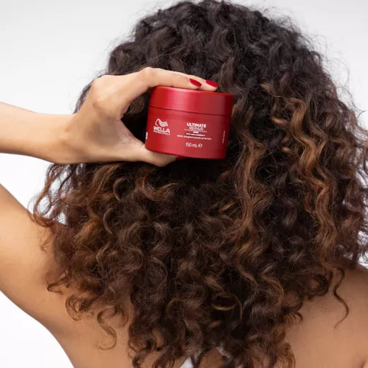 Wella Ultimate Repair Yıpranmış Saçlar İçin Onarıcı Güçlendirici Nemlendirici Maske 150ml
