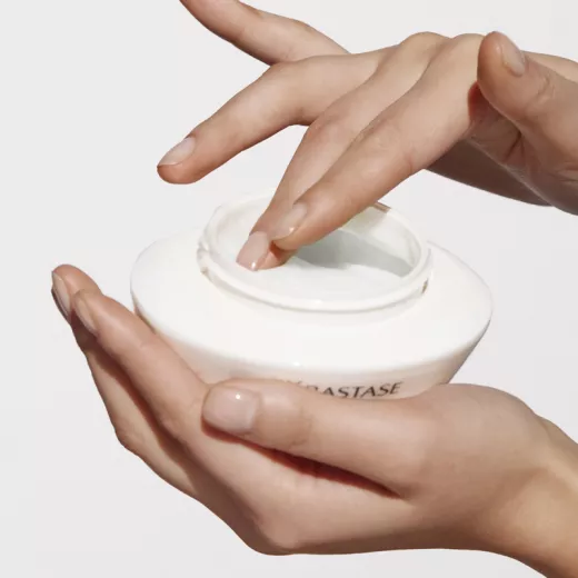 KERASTASE Nutritive Masquintense Riche Kalın Telli Saçlar İçin Nemlendirici ve Besleyici Maske 200ml