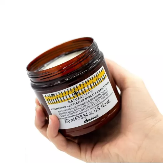 Davines Nourishing Kuru Yıpranmış Saçlar İçin Onarıcı Nemlendirici Saç Kremi 250ml